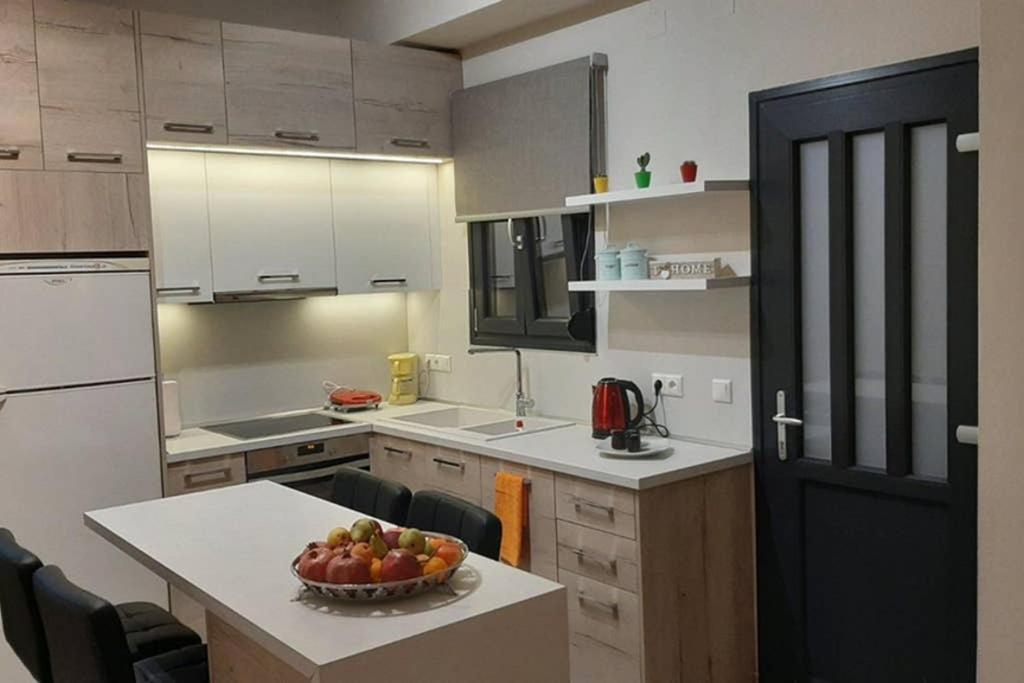 Danais Guesthouse Трикала Екстер'єр фото