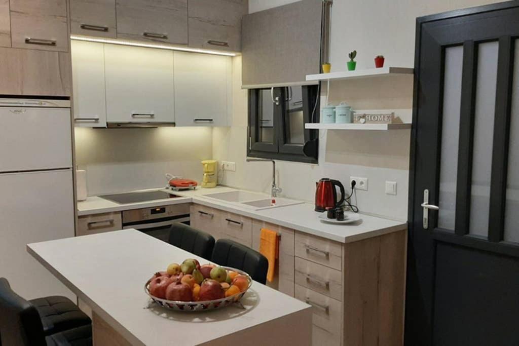 Danais Guesthouse Трикала Екстер'єр фото